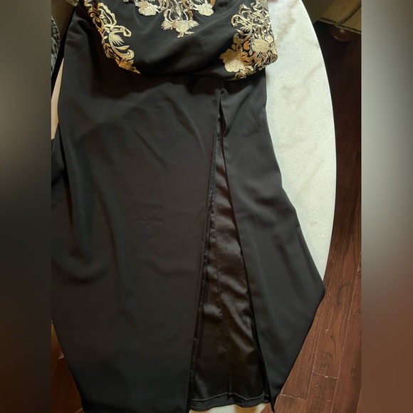 Marchesa Notte Mermaid Black Stretch Crepe and Gold Lace Embroidered Ball Gown 8 - Picture 16 of 16